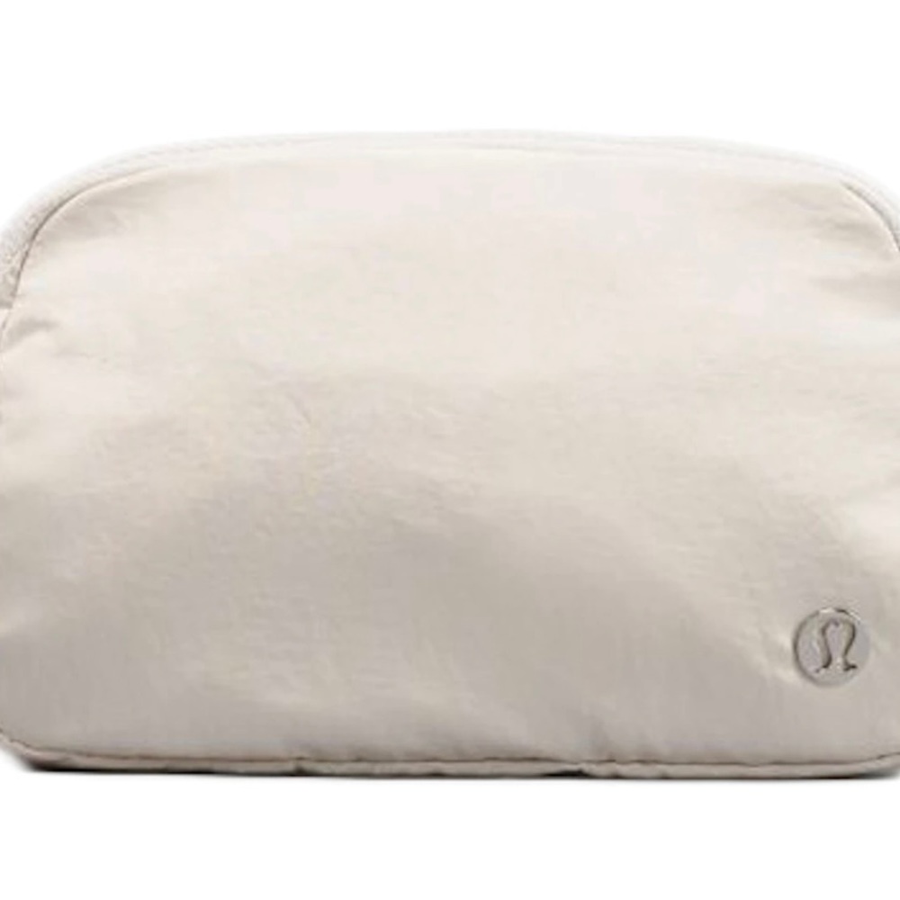 Lululemon Everywhere Belt Bag